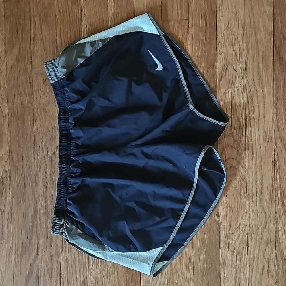 Nike Dri-Fit Running Shorts 🏃‍♂️Women's Size Large Black & Green